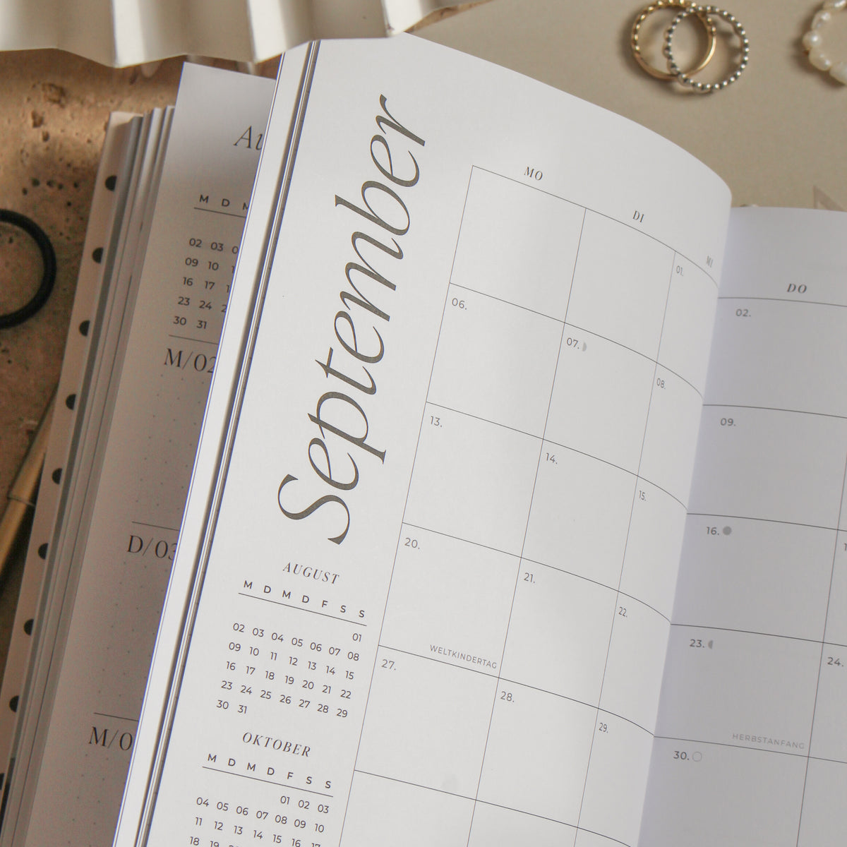 Kalender 2027 'Embrace'