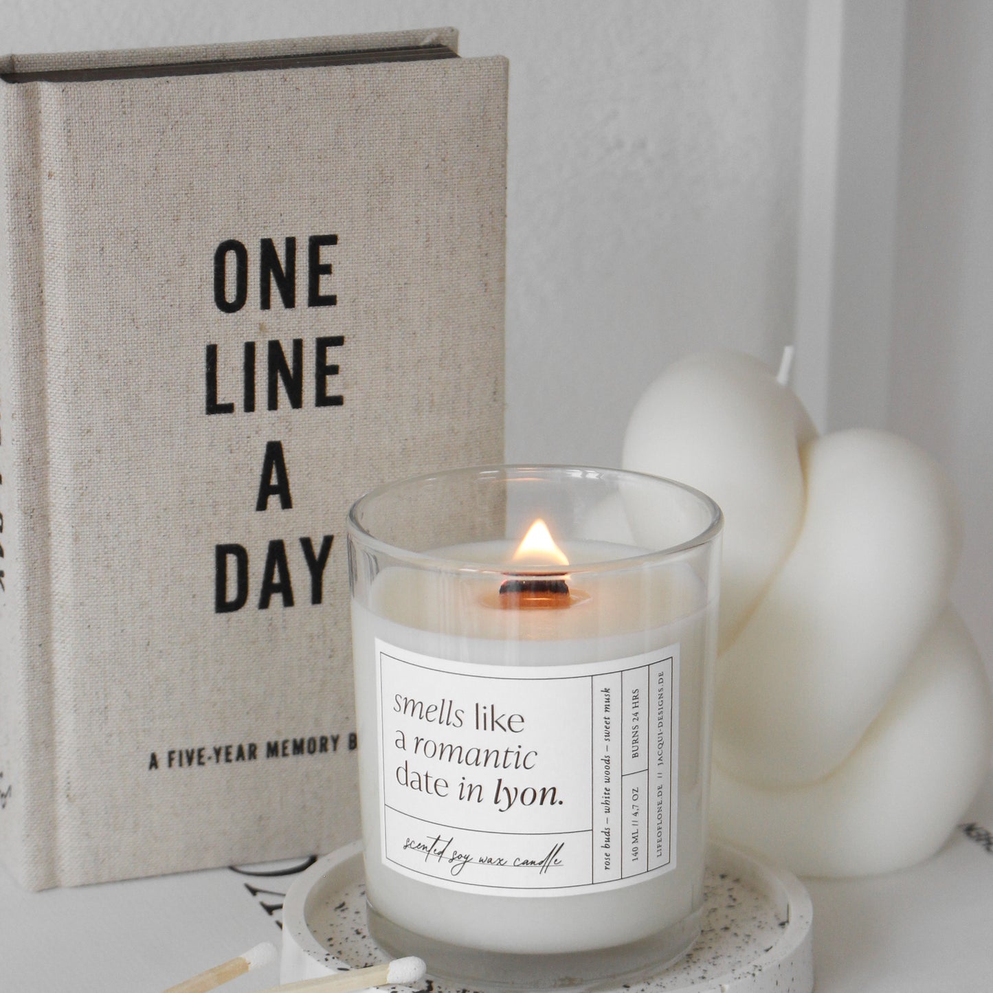 Coffee Table Book 'One Line A Day'