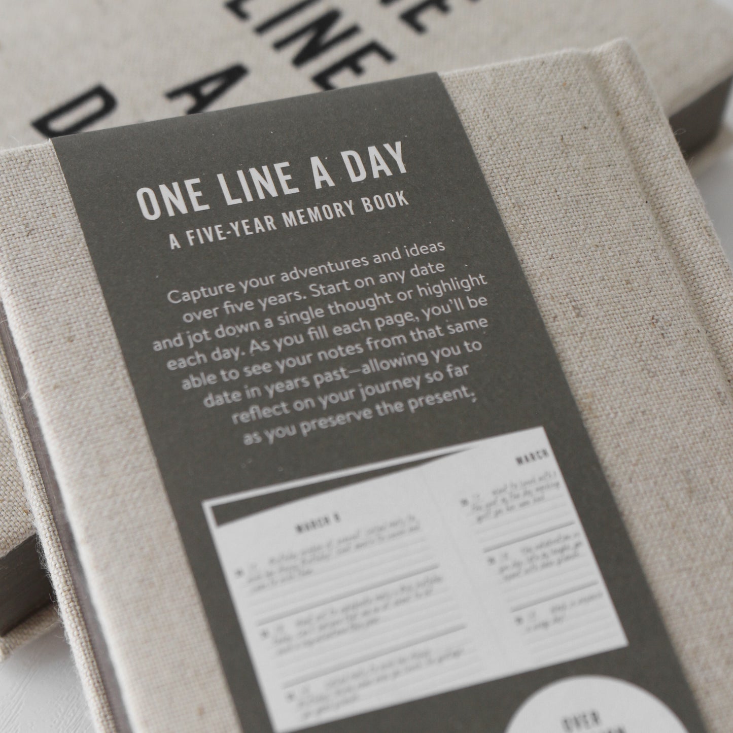 Coffee Table Book 'One Line A Day'