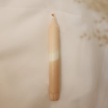 Lade das Bild in den Galerie-Viewer, Handmade Dip Dye Kerze, beige
